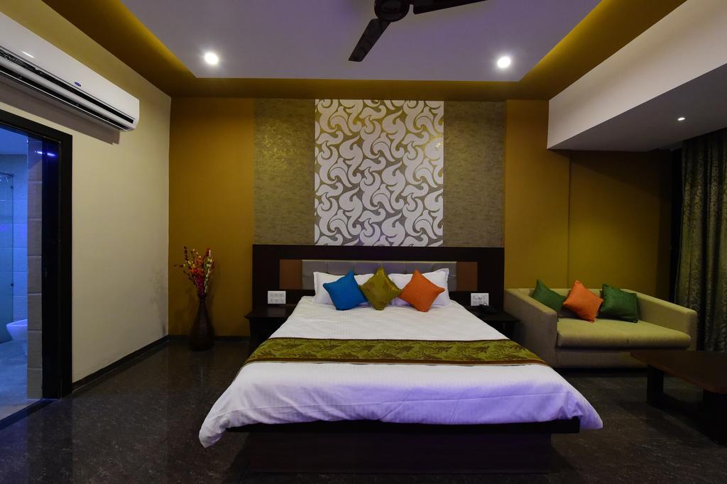 Hotel Opulence Nadiad Exterior photo