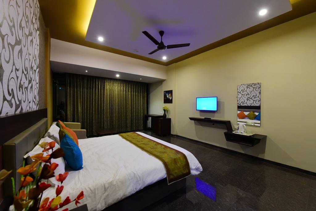 Hotel Opulence Nadiad Exterior photo