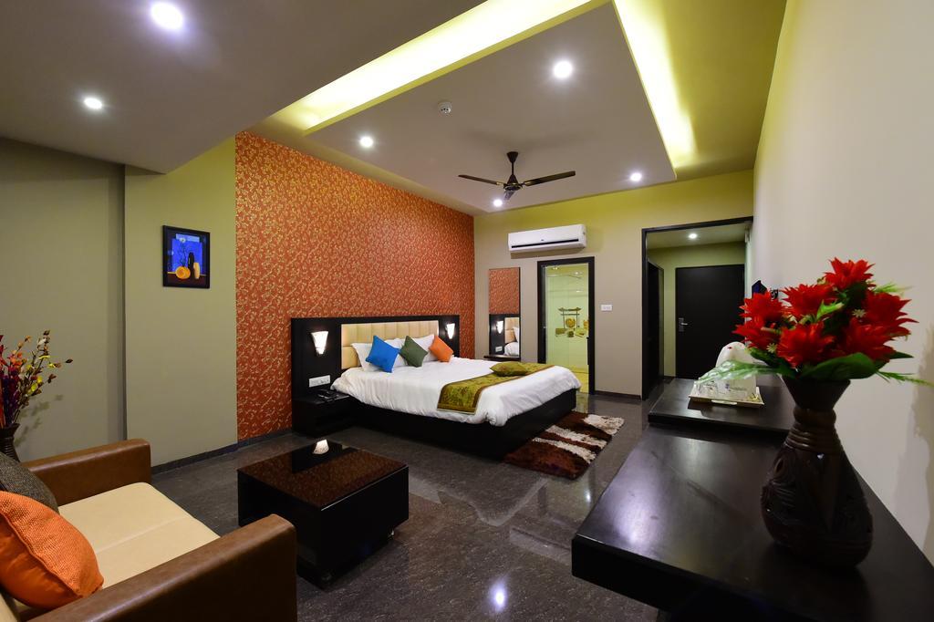Hotel Opulence Nadiad Exterior photo